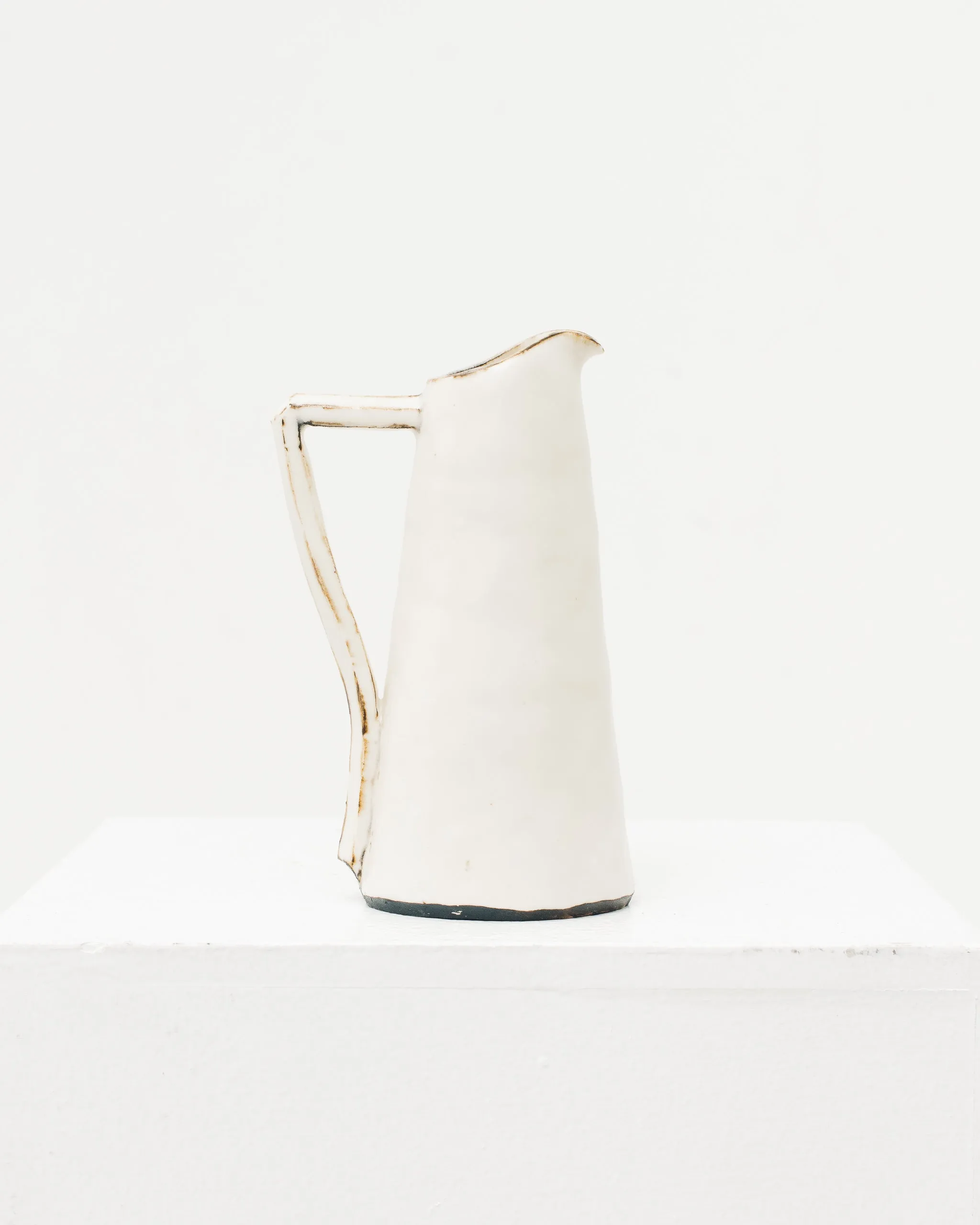 Ayame Bullock White Antique Rim Decanter