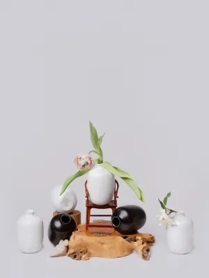 BLACK OR WHITE MINI VASE 10 (MV10)