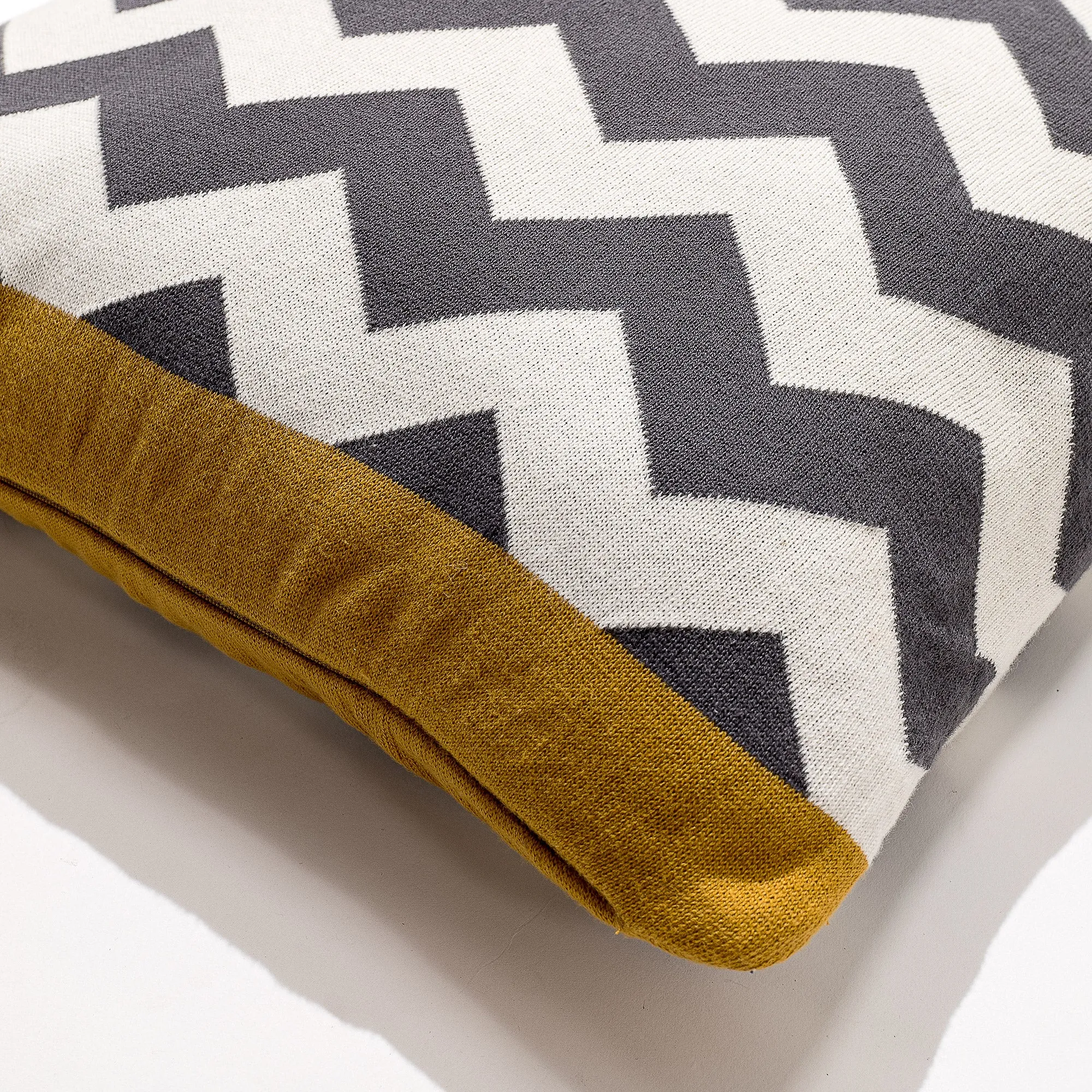Decorative Cushion Cover 47 x 47cm - Knitted Aztec
