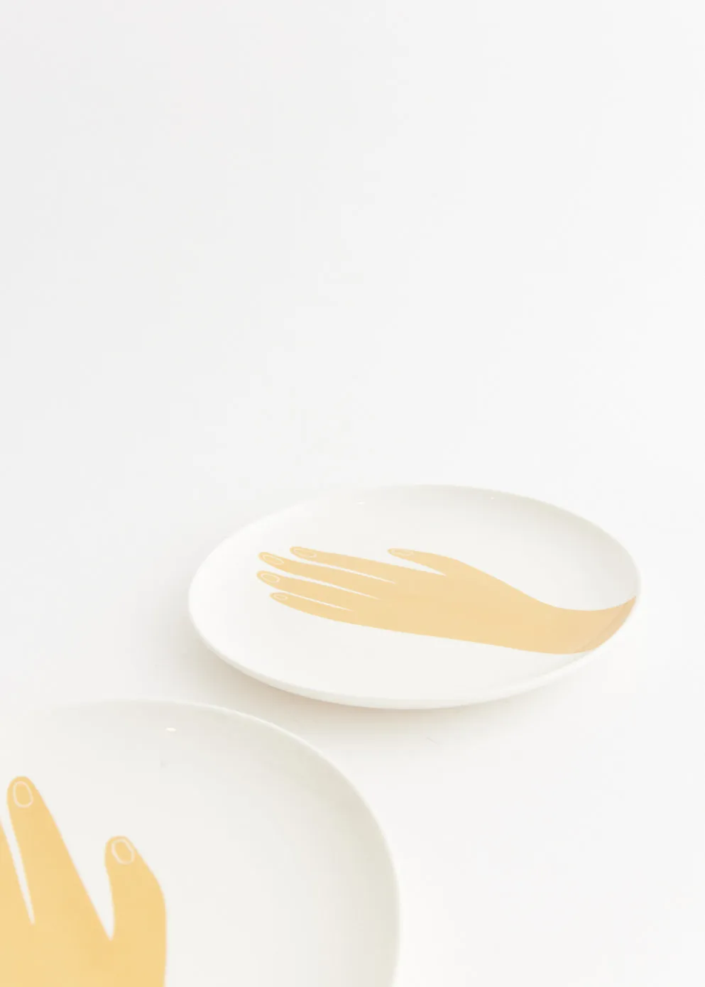 Dinner Plates Les Mains