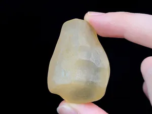 LIBYAN DESERT GLASS, Raw Crystal - Rare, 2A Grade, 26.3g - Metaphysical, Healing Crystals and Stones, 47218